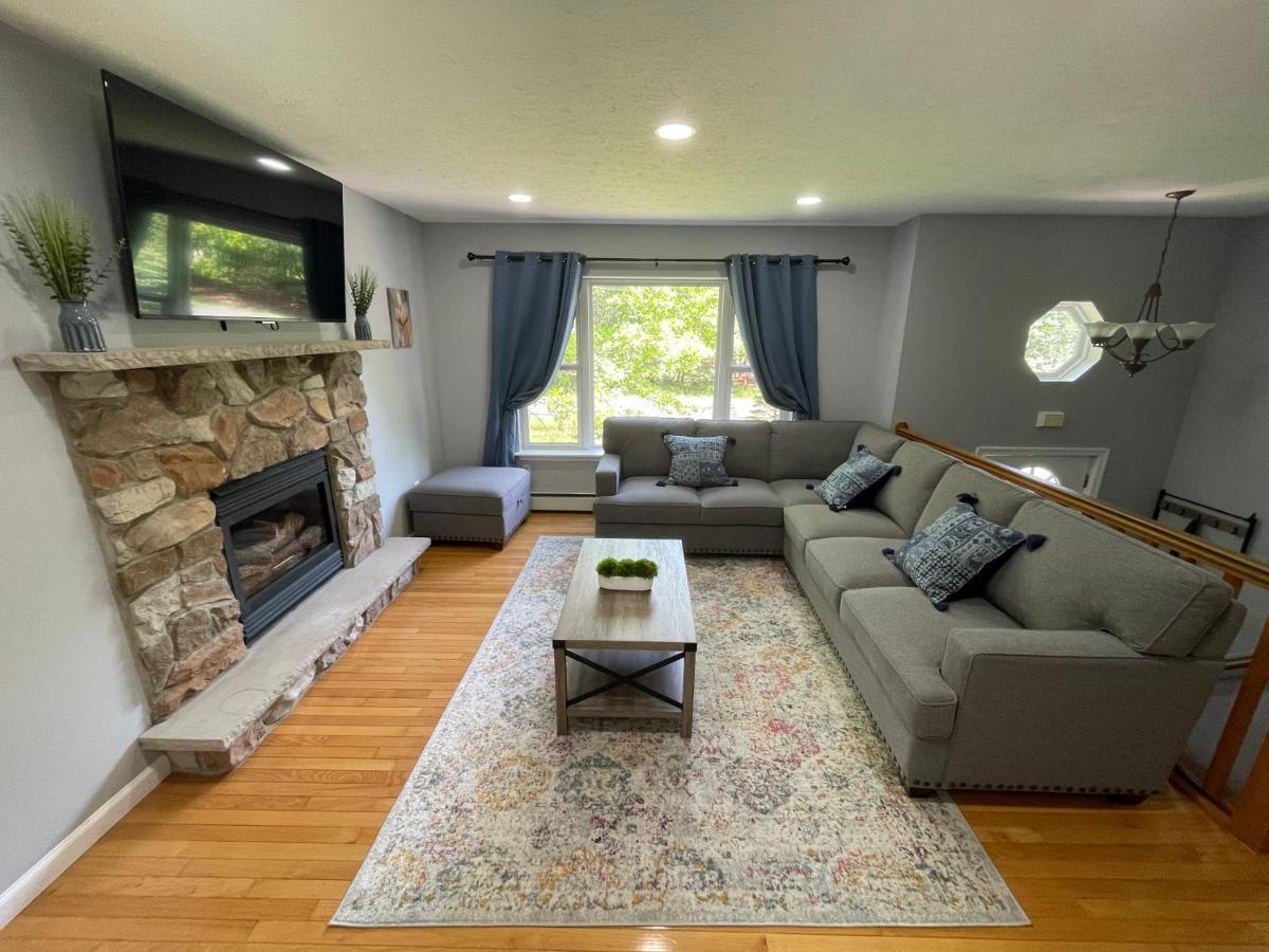 Spacious Pocono With Hot Tub And Fire Pit * Long Pond