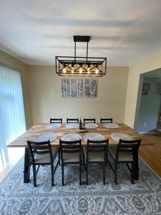 Holiday home Spacious Pocono With Hot Tub And Fire Pit
