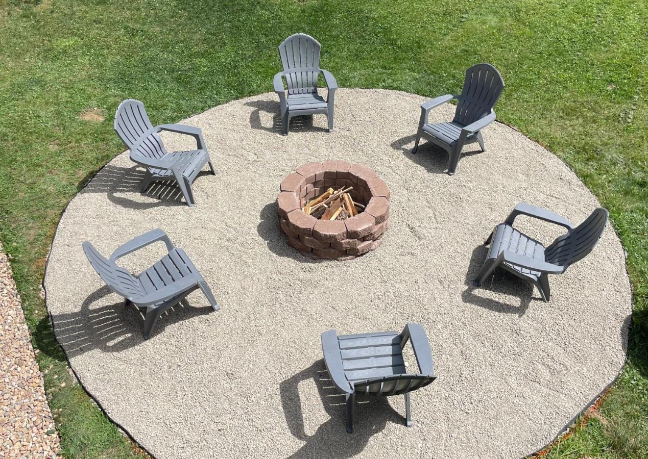 Holiday home Spacious Pocono With Hot Tub And Fire Pit *