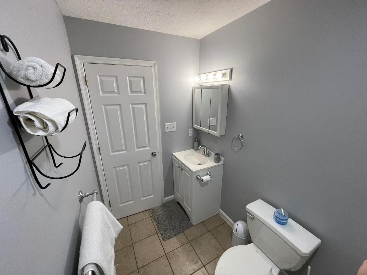 Spacious Pocono With Hot Tub And Fire Pit *