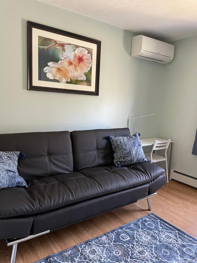Spacious Pocono With Hot Tub And Fire Pit Holiday home *